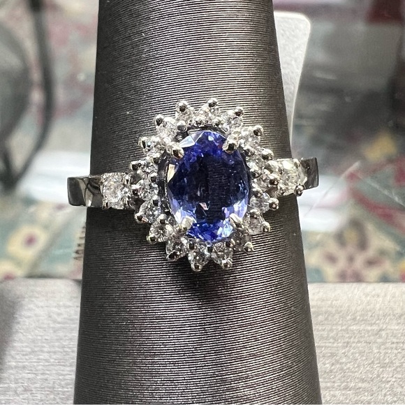 14k White Gold Diamond & Tanzanite Ring - Picture 2 of 9